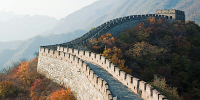 Advisers urged to tear down the wall
