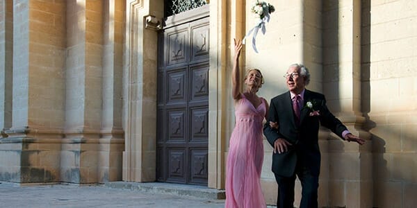 What’s the difference between a financial planner and a gold-digger?