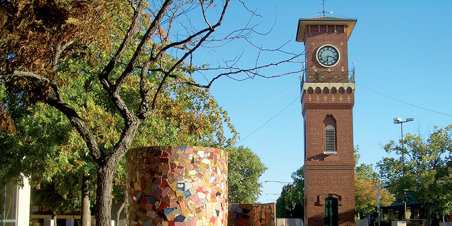 SALE-Victoria-900x450