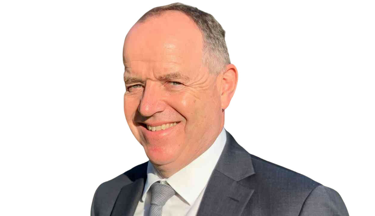 Adviser numbers drop below 18k