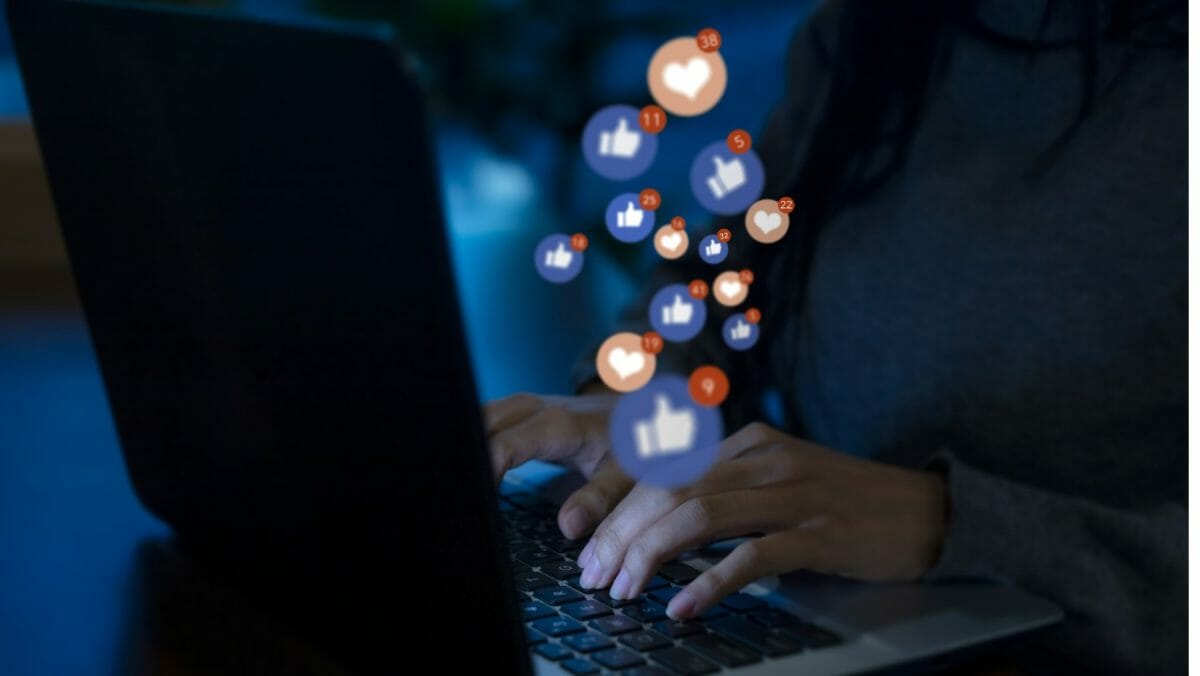 Social media a ‘double-edged sword’ for advisers: CoreData