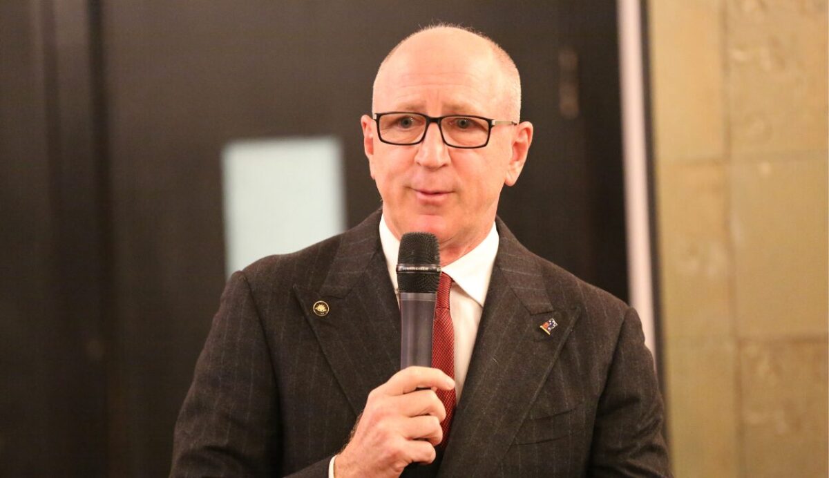 Howarth apologises to industry for previous Coalition government