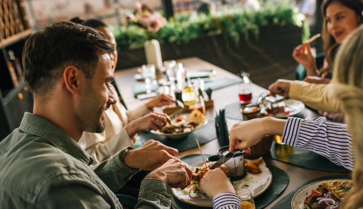 Coalition tax-deductible lunch plan gives bonus to advice practices
