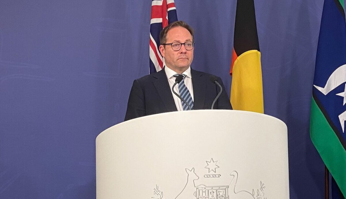 Govt to crack down on ‘inappropriate’ advice fee charging