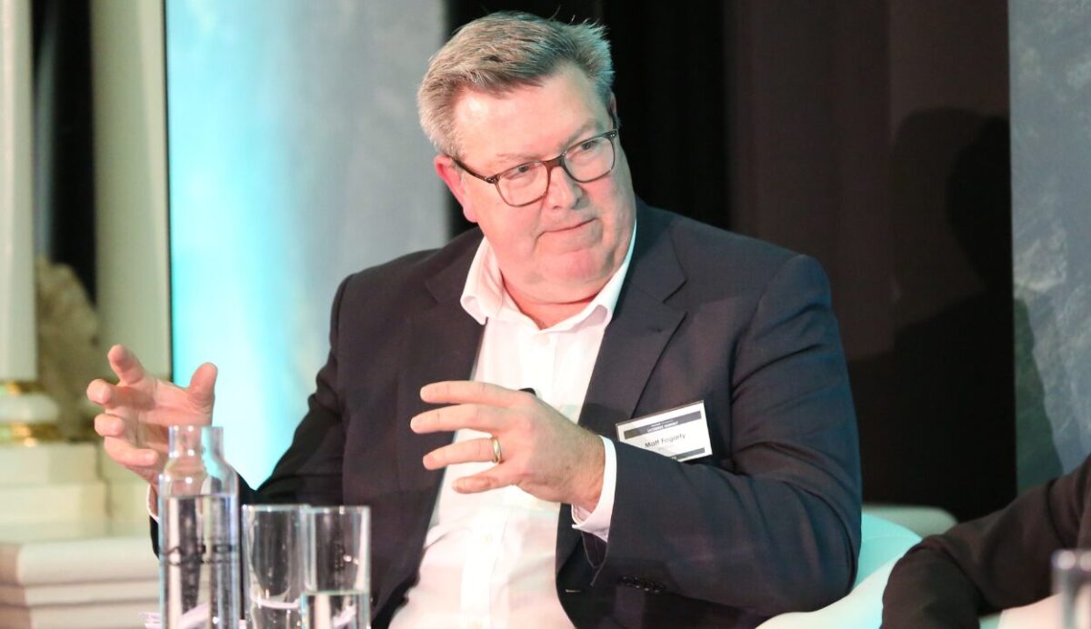 Licensee leaders call on minister to expedite education changes